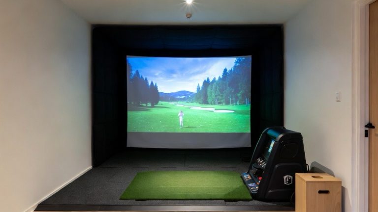 15 Elegant Indoor Golf Room Ideas for a Modern Home Setup