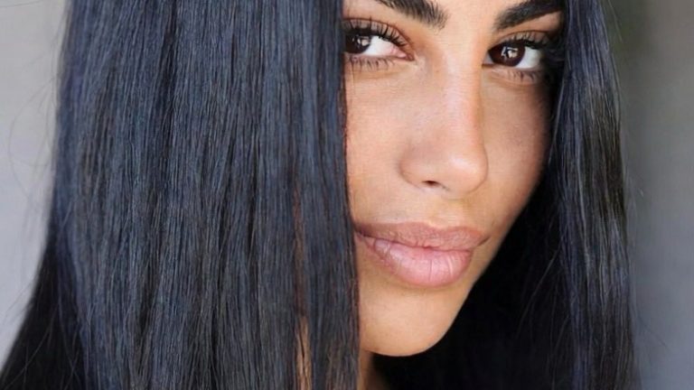 14 Chic Sleek Straight Hair Trends for a Smooth, High-Shine Finish