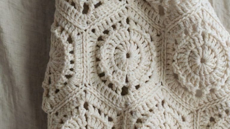 16 Beautiful Crochet Hexagon Blanket Patterns You Can Make for Free