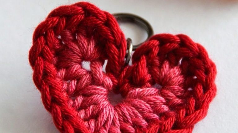 11 Free Valentine’s Day Amigurumi Crochet Ideas Filled With Love