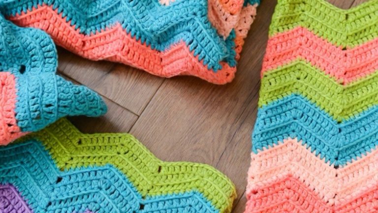 16 Stunning Ripple Stitch Crochet Blankets for Cozy Decor