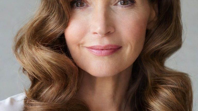 The Ageless Mane: 12 Stunning Styles to Refresh Your Look After Forty