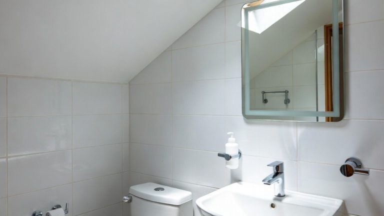 19 Brilliant Small Bathroom Hacks That Will Make Your Tiny Space Feel Huge