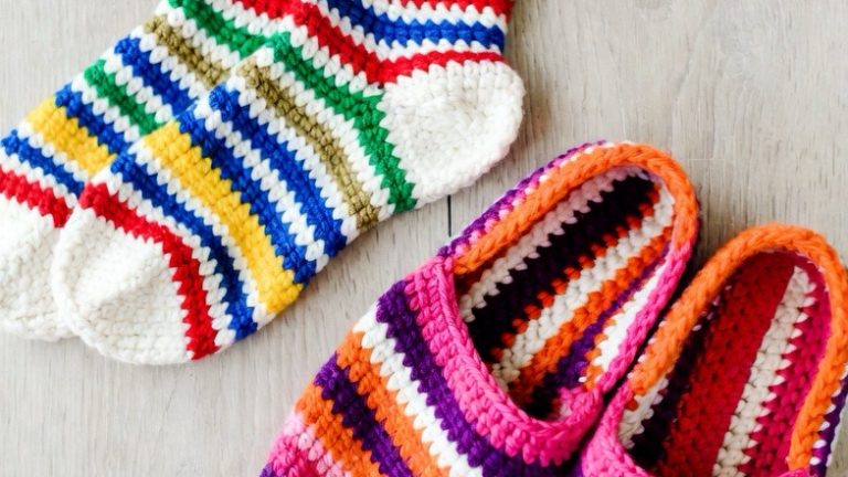 16 Cozy Crochet Socks & Slippers Inspirations to Keep Your Feet Warm