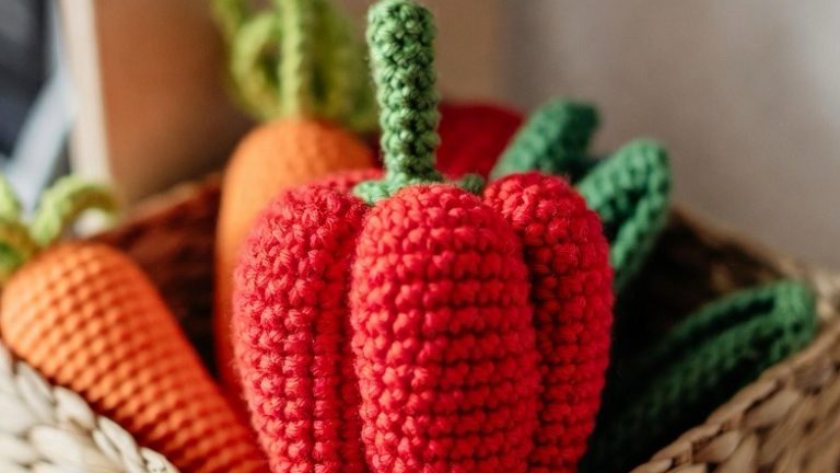 16 Crochet Amigurumi Vegetable Inspirations That Are Too Cute to Miss