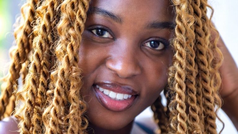 Sun-Kissed Sophistication: 14 Stunning Honey Blonde Looks for Black Women